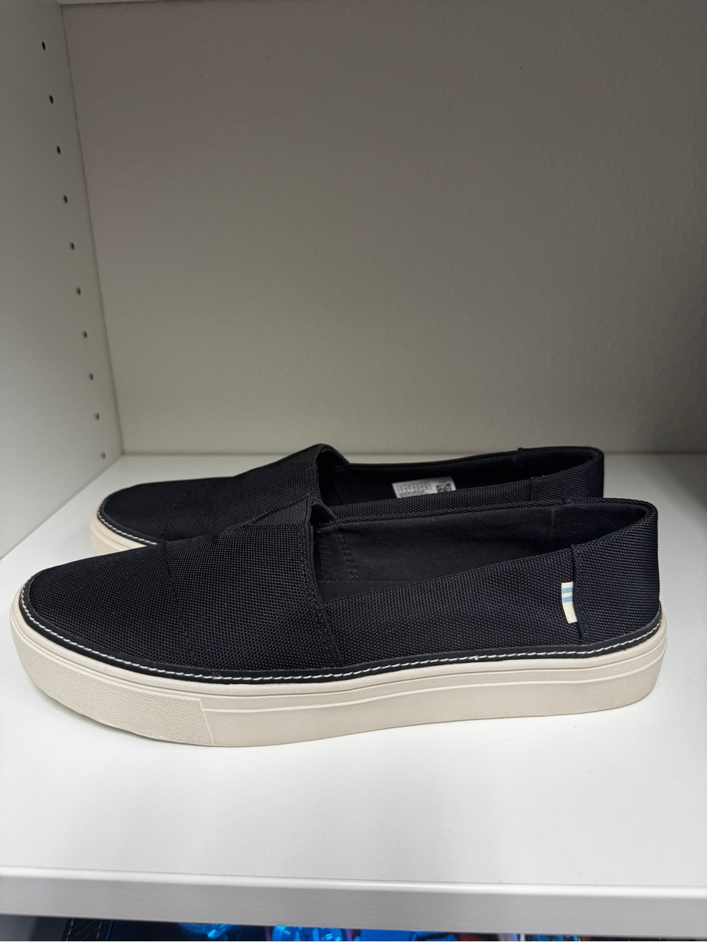 TOMS Women’s Black Canvas Slip-On Sneakers - Women’s 9 - EUC